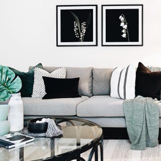 C O N T R A S T  Striking style direction in this formal living space.
.
.
.
#studiofinteriorstylists
#interiordesign#interiorstyling
#homestyling#homestaging
#propertystyling
#propertystylingsydney 
#interiors#styletosell
#interni#intérieur